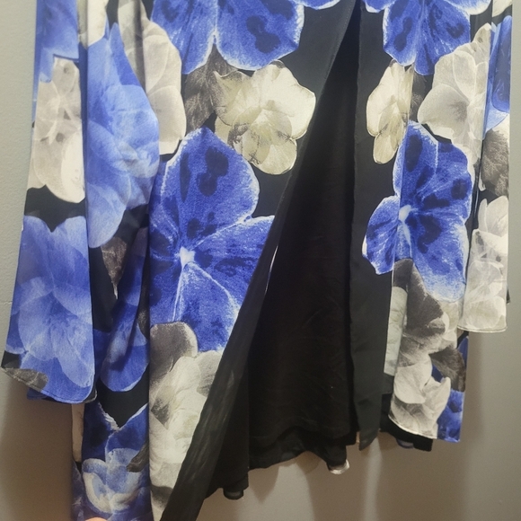 Tanjay Blue and White Floral Blouse 22W - Picture 3 of 7